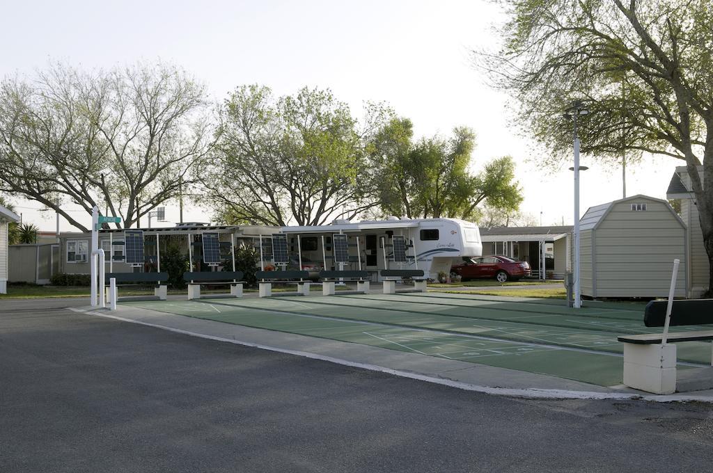 Kenwood Rv Resort La Feria Buitenkant foto